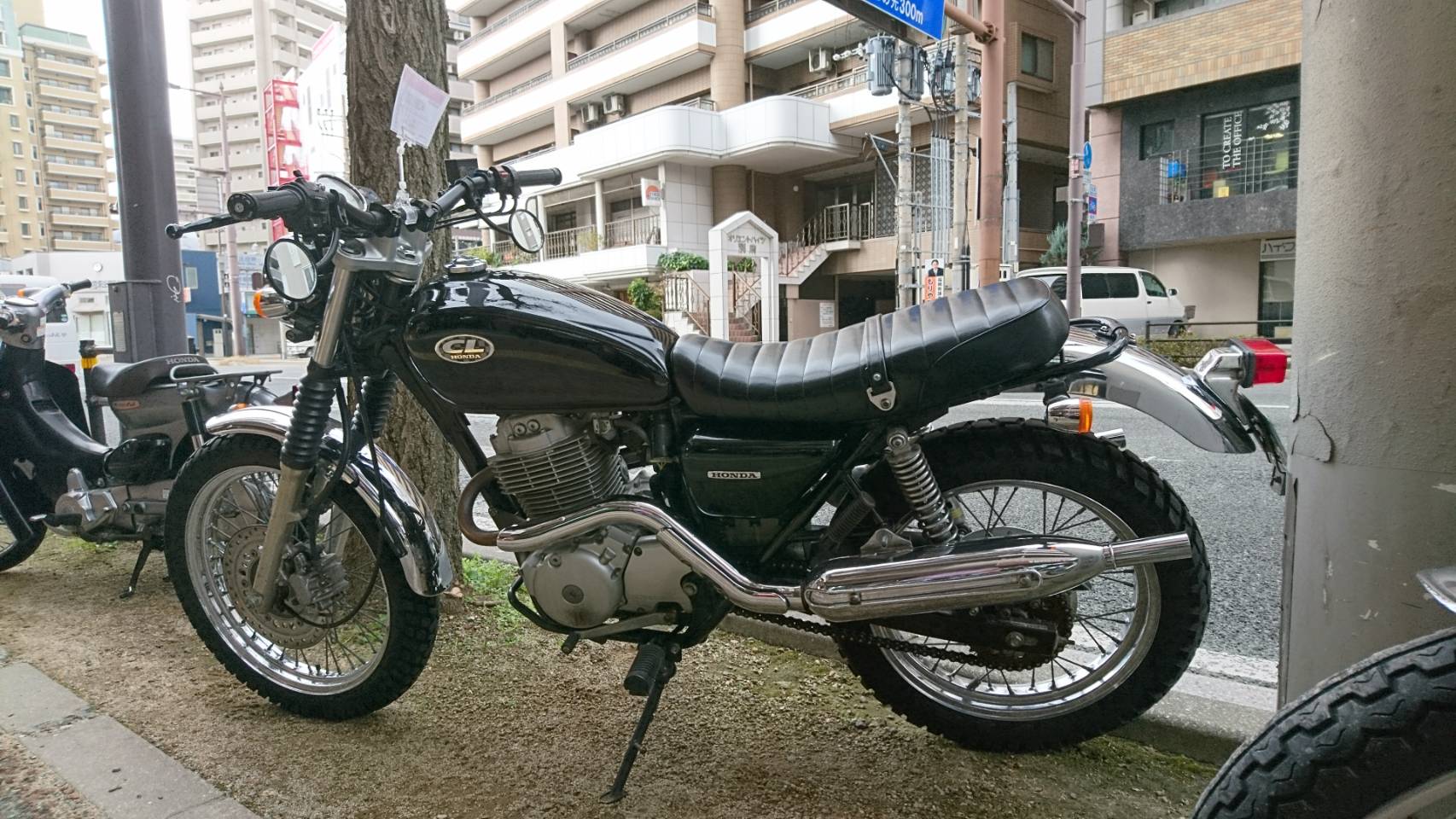 ストリートに映えるシングルバイク☆ ストラテジー【福岡市にある街のバイク屋さん！販売・修理・買取なんでもお任せください！】